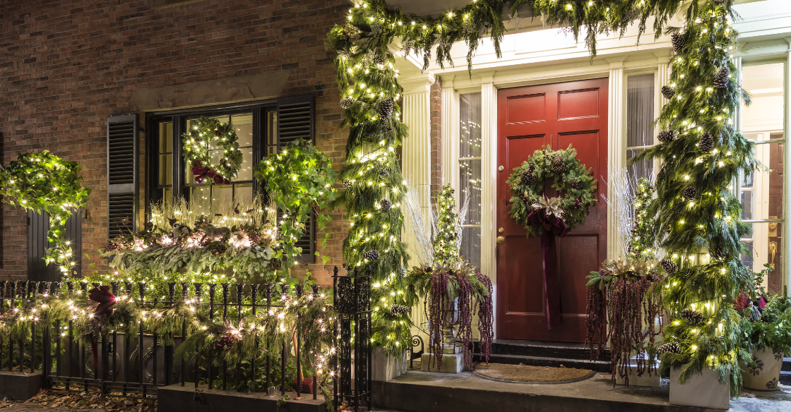 House decorated for the holidays